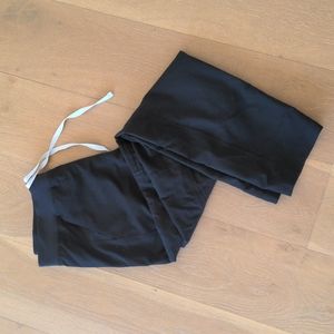 Figs men's black Axim Cargo scrub pants